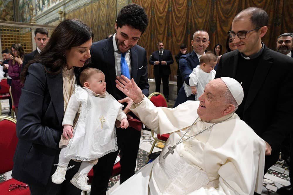 Pope Extends Parental Rights for Vatican Employees
