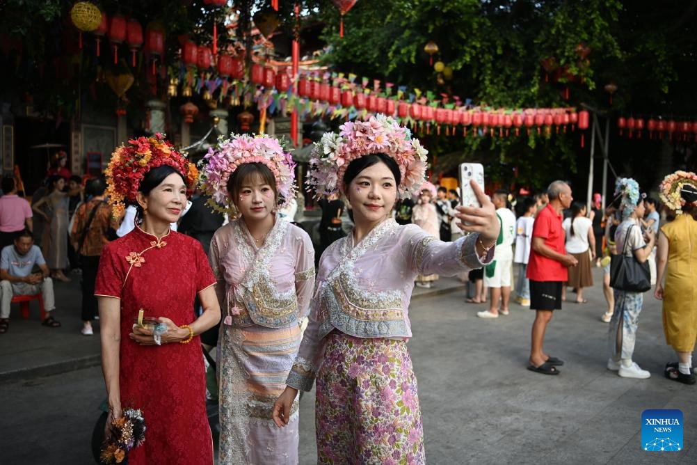 Xunpu’s Flowery Headwear Sparks Tourism Boom in Fujian Village